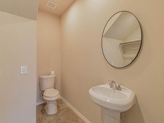 2nd image of 20211 Hemlock Ln