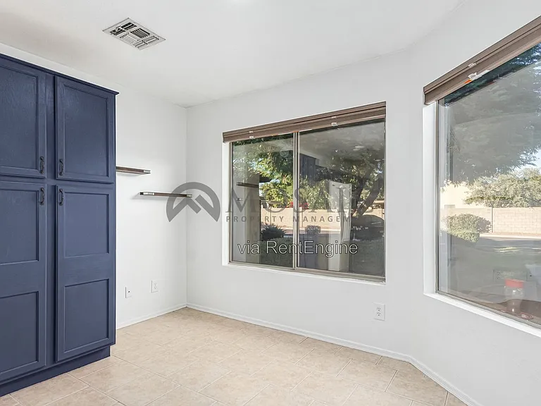 15807 W Marconi Ave — Photo 4
