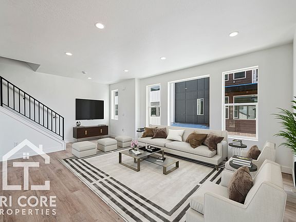 2nd image of 150 E Lavalle Ct #1