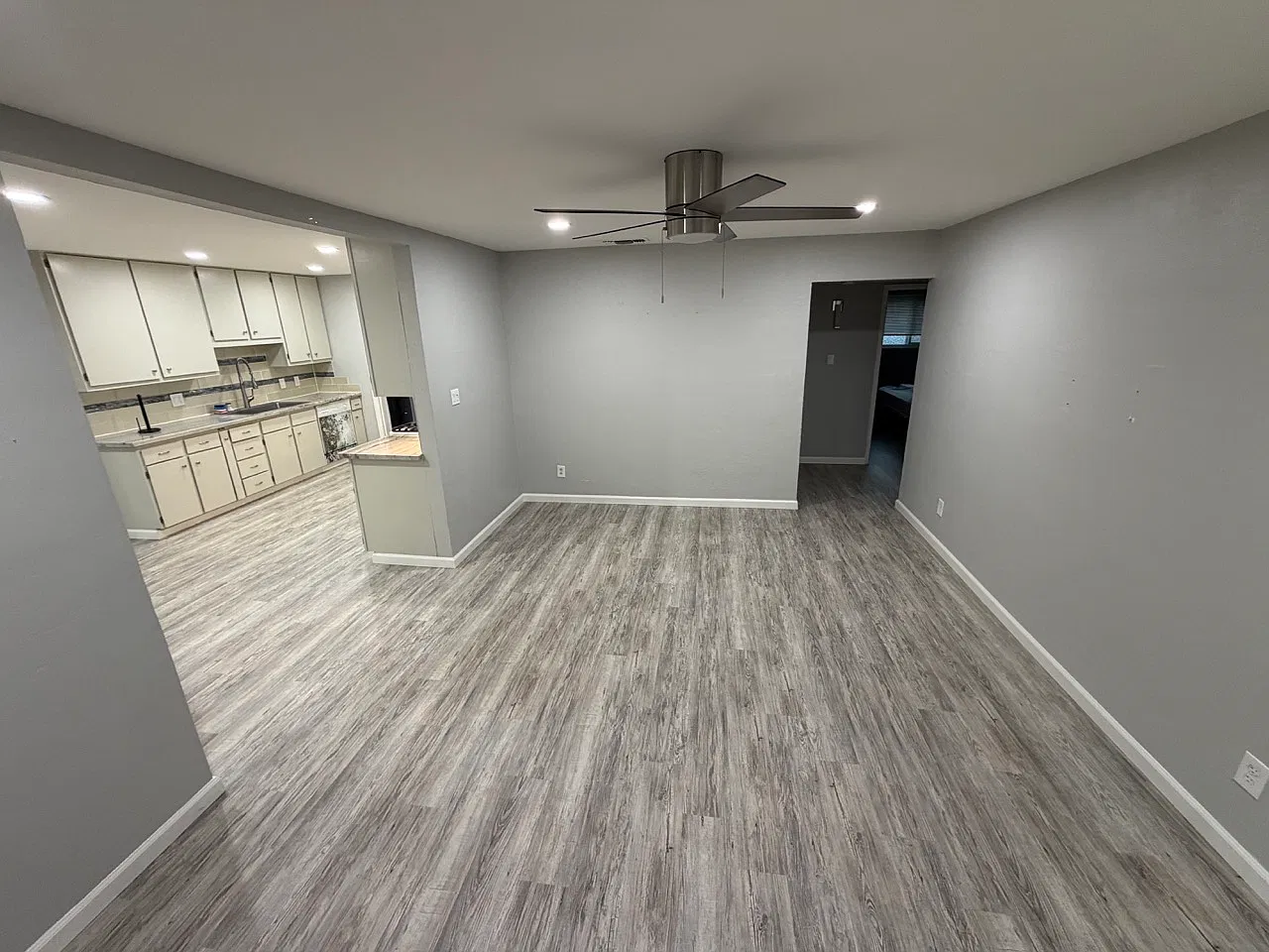 3 bed, 1100 sqft, $2,900 — Photo 3