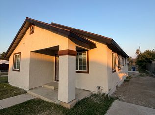 706 T St, Bakersfield, CA 93304