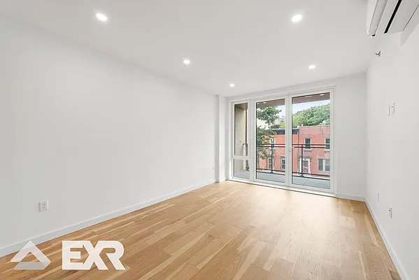 Rented by EXR | media 6