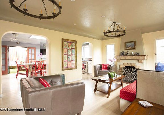 3rd image of 203 S Parkwood Ave