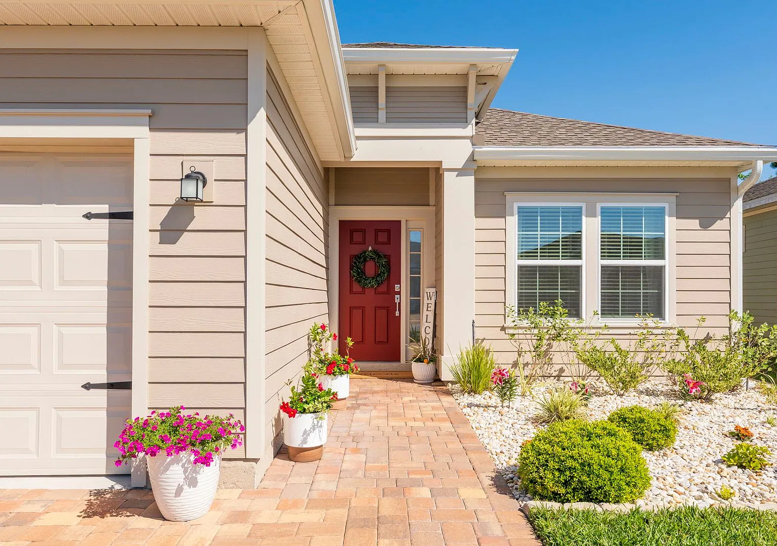 Like-New Home in a Peaceful Neighborhood — Photo 2