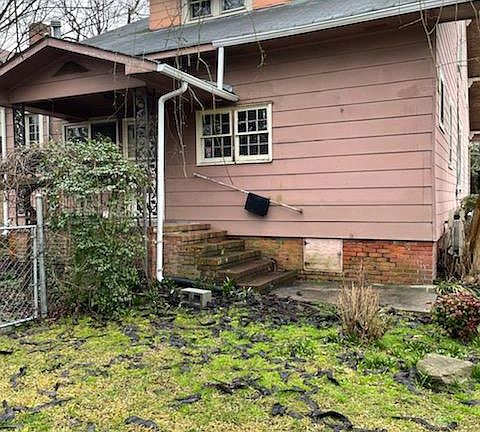 2nd image of 230 Villa St