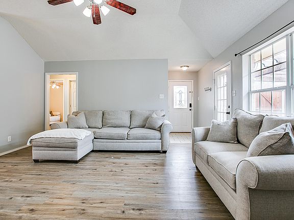 5th image of 4121 Green Meadow Dr