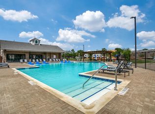 935 Ponds Edge Ln, Euless, TX 76040