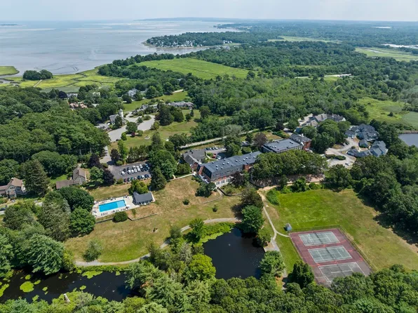 100 Parks St APT 18, Duxbury, MA 02332