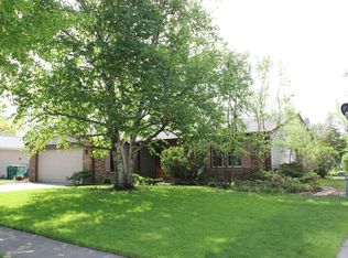 805 Stonebridge Ln, Buffalo Grove, IL 60089