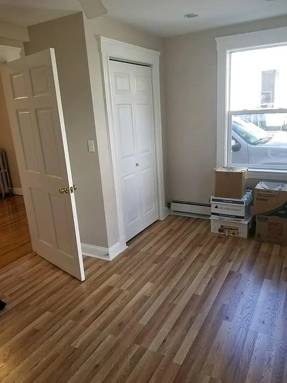 2 bed, 1000 sqft, $2,400 — Photo 2