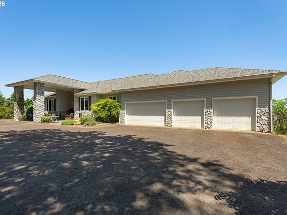 5th image of 462 Lillian Ln