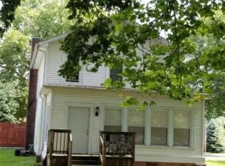 1000 Edward St, Henry, IL 61537