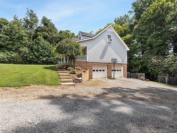 3rd image of 5221 Grand View Ln