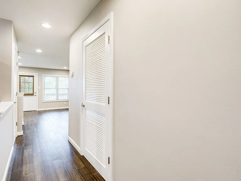 2684 Bowen Rd SE — Photo 4
