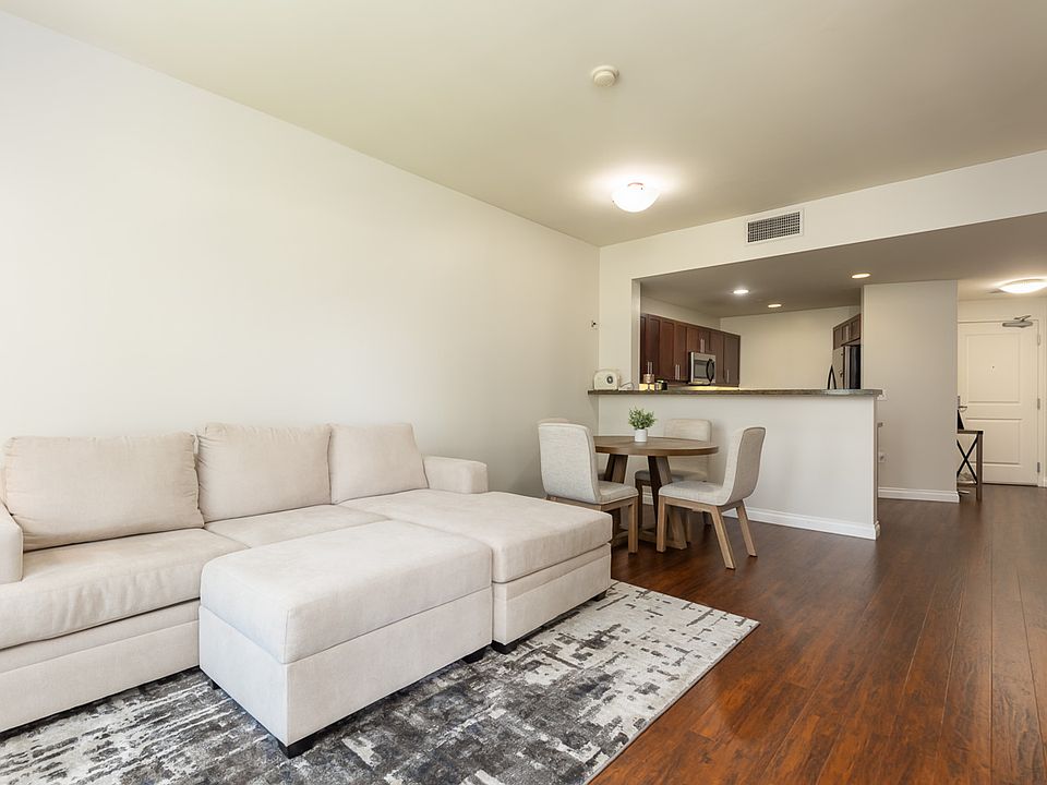 1st image of 253 10th Ave Unit 634