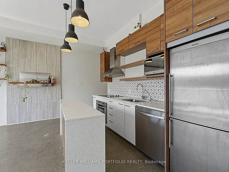 569 King St E #407 — Photo 11
