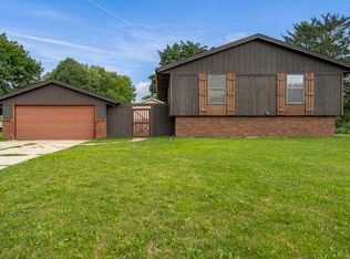 3509 Fawnridge Dr, Rockford, IL 61114