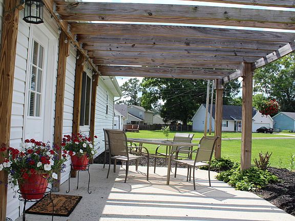 3rd image of 280 Chloe Belle Cir