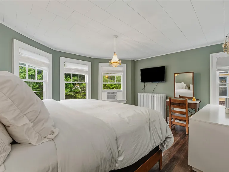 108 Hooker Ave — Photo 22
