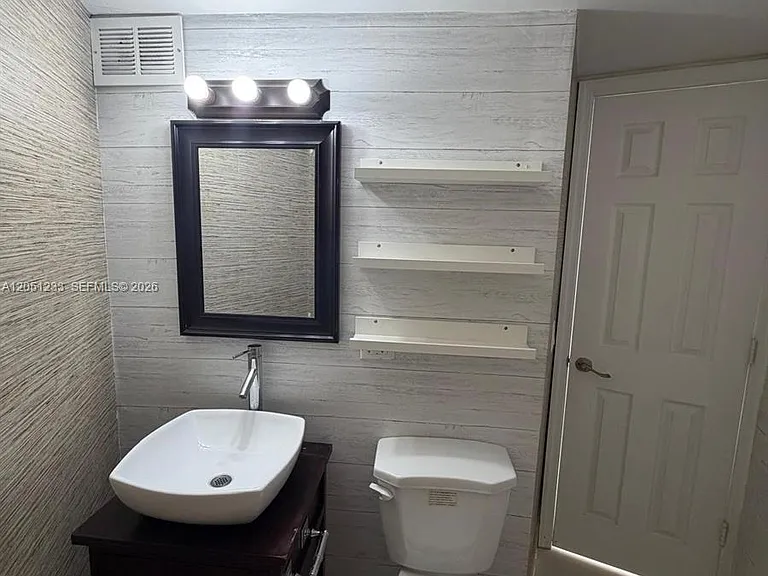1881 Washington Ave #6A — Photo 10