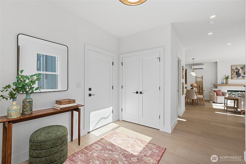 4th image of 1520 NE 113th Street