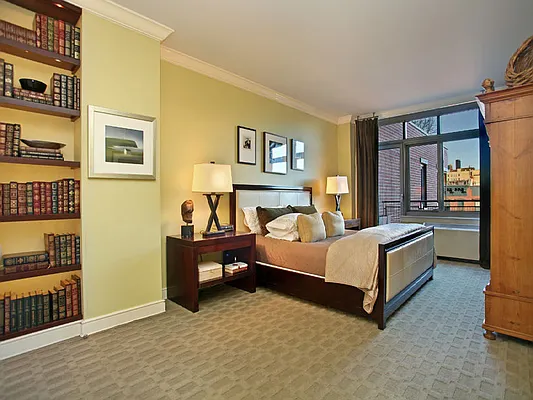 Sold by Sotheby's International Realty | media 16