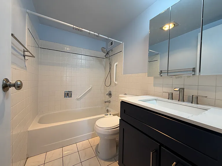 801 Franklin St #104 — Photo 14