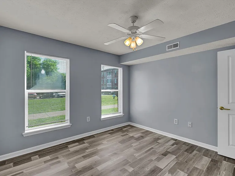 Rowan Place Apartments — Photo 53