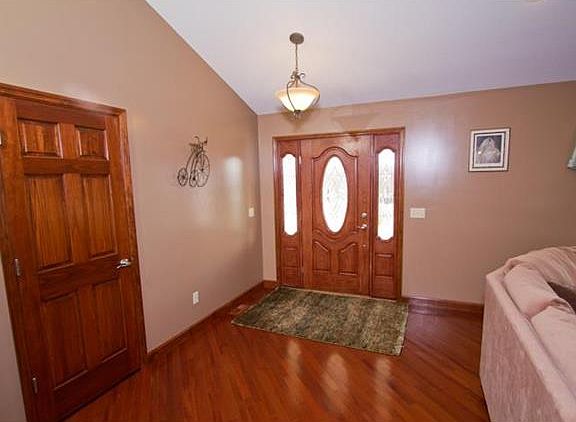 4th image of 147 Orchardview Dr