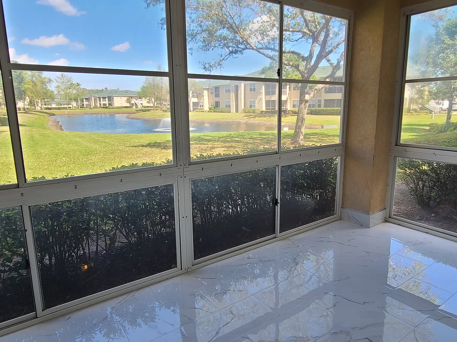 3 bed, 1350 sqft, $2,200 — Photo 2