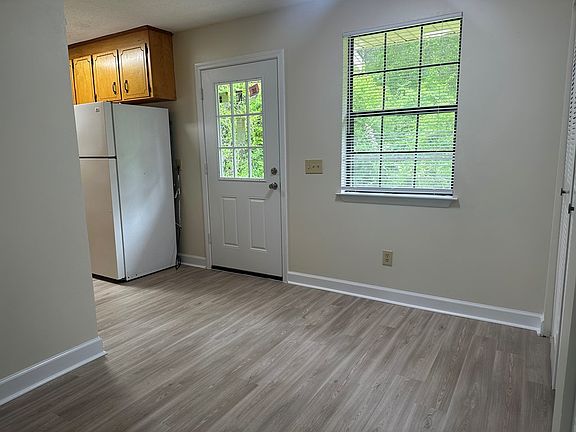 5th image of 2218 Shannondoah Dr