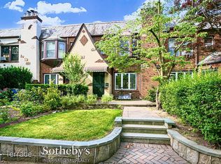 6832 Juno St, Forest Hills, NY 11375