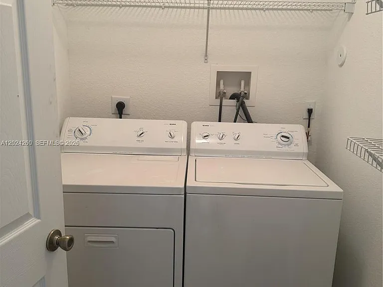 2851 Riverside Dr #205 — Photo 6