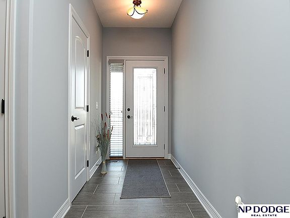 3rd image of 4612 Helwig Ave