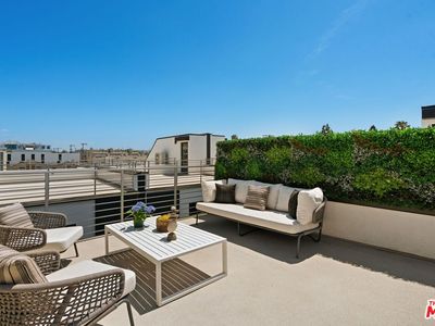 3809 S Verona Ct, Los Angeles, CA, 90066