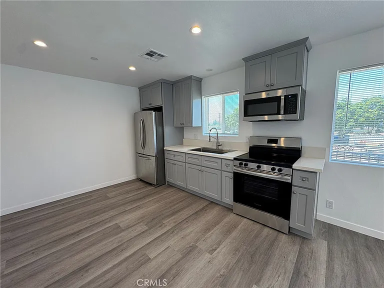 0 Cypress — Photo 2