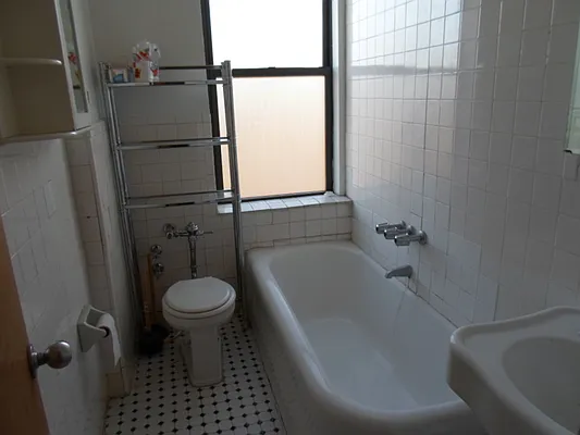 Sold by Manhattan Network Inc. | media 9