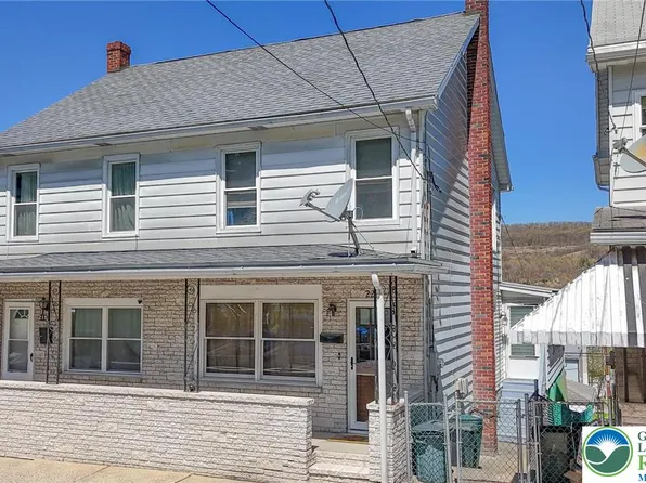 221 E Abbott St, Lansford, PA 18232