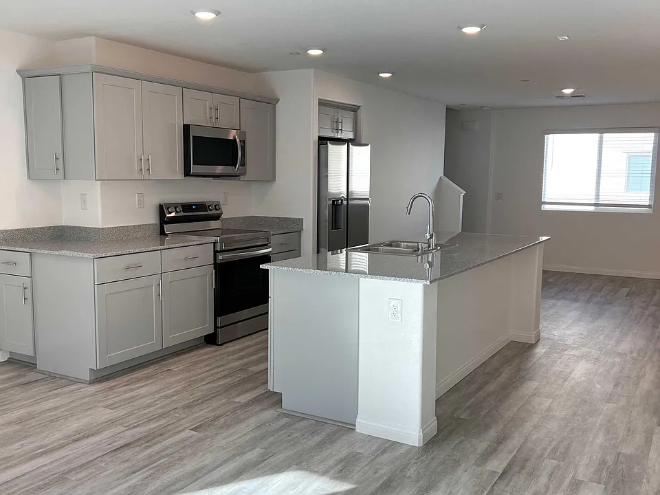 2825 Copper Wind Ln #3