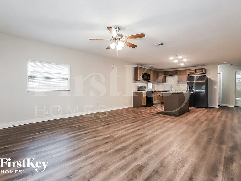 920 E Dr Martin Luther King Jr Blvd — Photo 3