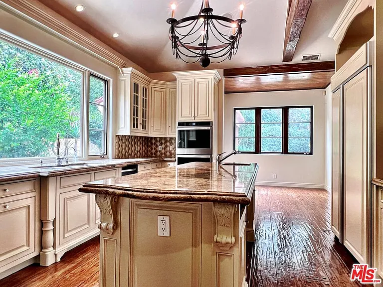 9530 Hidden Valley Rd — Photo 9