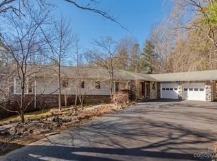 6 Valois Pl, Hendersonville, NC 28739