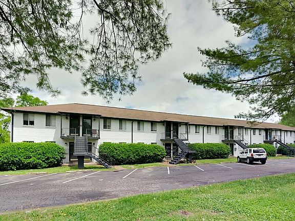 2nd image of 5700 Leslie Ave #4
