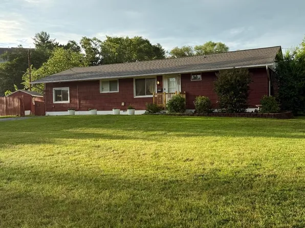 906 Wingfield Rd, Woodbridge, VA 22191