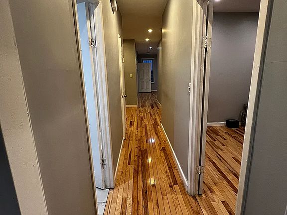 4th image of 1984 Daly Ave #1