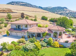 5755 Hughes Rd, Medford, OR 97504