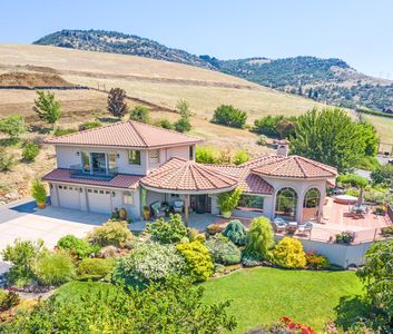 5755 Hughes Rd, Medford, OR, 97504