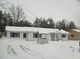 17487 Apache Trl, Howard City, MI 49329
