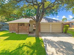 424 Grand Meadow Dr, Fort Worth, TX 76108