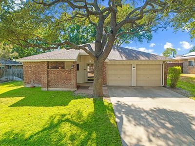424 Grand Meadow Dr, Fort Worth, TX, 76108